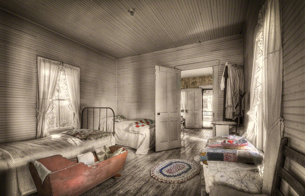 A photo a shotgun style house was used to house workers in the turpentine camps